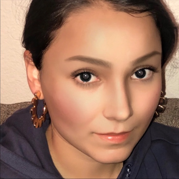 Earrings - Picture 5 of 7